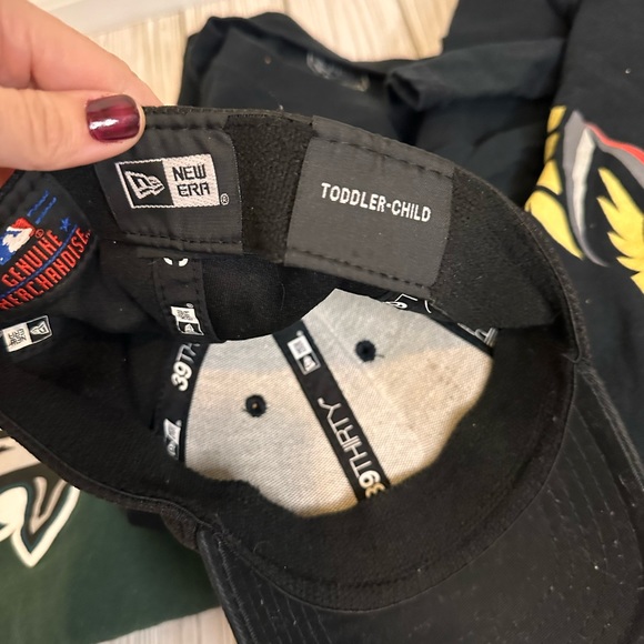 Lot of Kids Philadelphia Sports Team Shirts and Hat - Picture 2 of 8